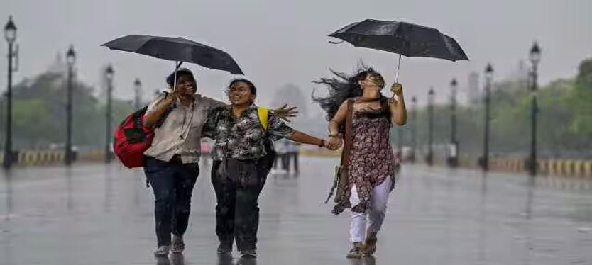 दिल्ली समेत कई राज्यों में अगले कुछ दिनों तक झमाझम बारिश की सम्भावना