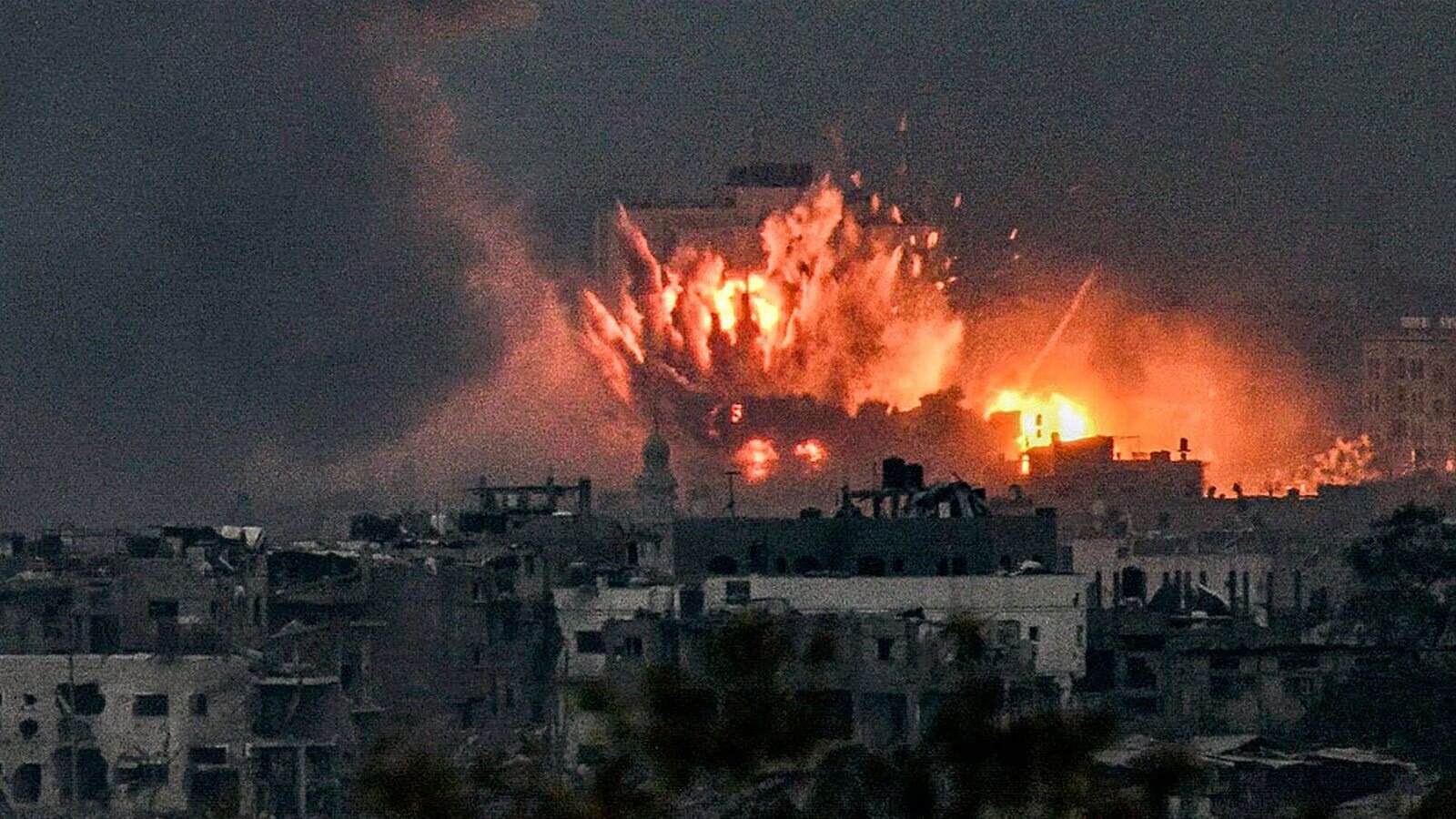 Israel-Hamas War : गाजा शहर में 70 से अधिक फलस्तीनियों की मौत