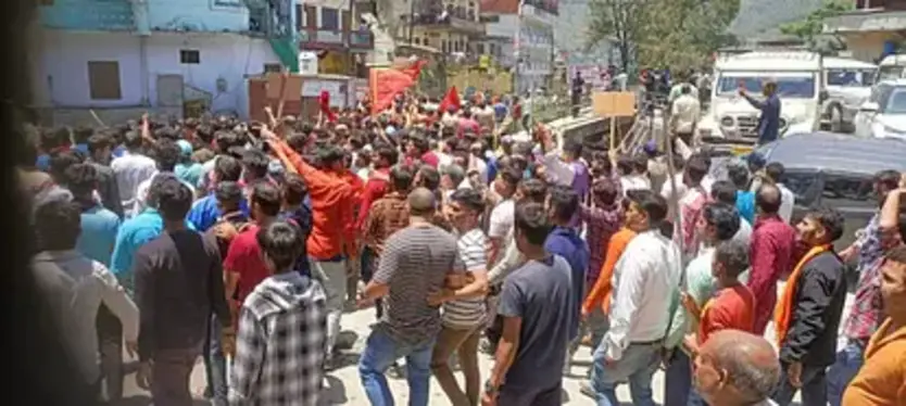 procession demonstration to various organizations against illegal mosques and meat shops