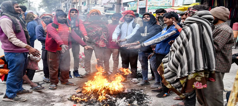 Weather : दिल्ली-एनसीआर में बढ़ी ठंड, पहाड़ों पर हिमपात और वर्षा जारी