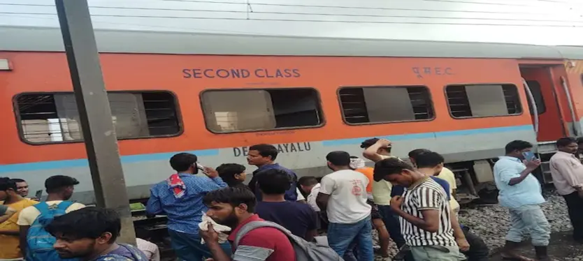 jansadharan-express-derailed