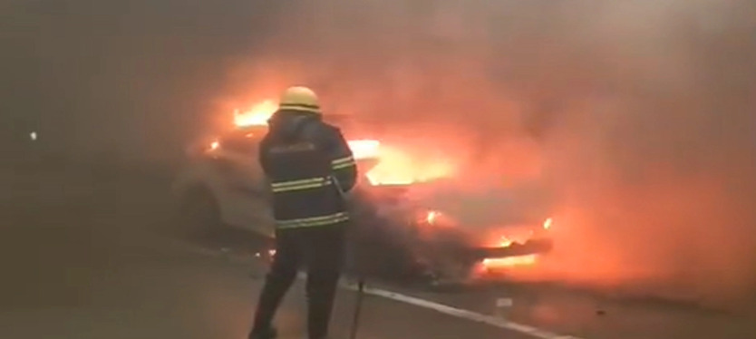 Mumbai : कोस्टल रोड पर सुरंग के पास लगी आग, कोई  घायल नहीं