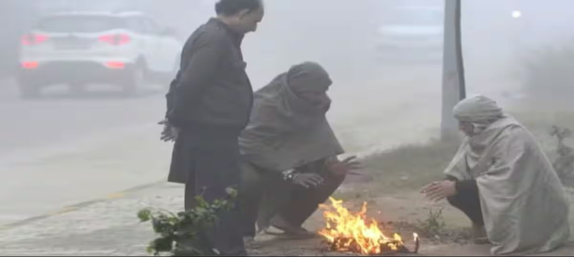 UP Weather : प्रदेश में मौसम का यूटर्न,पारा गिरने से बढ़ी गलन