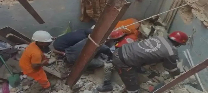 Karachi : सिलेंडर विस्फोट से तीन मंजिला इमारत ढही, 16 लोगों की मौत