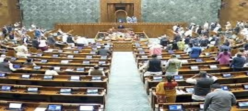 Budget Session में loksabha से 8 सांसद सस्पेंड