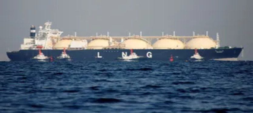 LNG-tanker-retuerns -hormuj