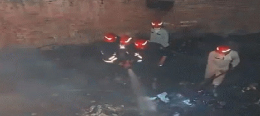 दिल्ली के रोहिणी की झुग्गियों में भीषण आग, तीन लोगों की मौत