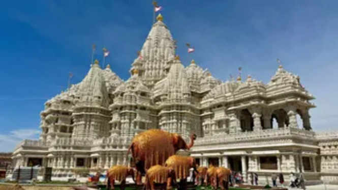 183 एकड़ में फैला मंदिर, 10 हजार मूर्तियां, एशिया के बाहर विश्व का सबसे बड़ा हिन्दू मंदिर