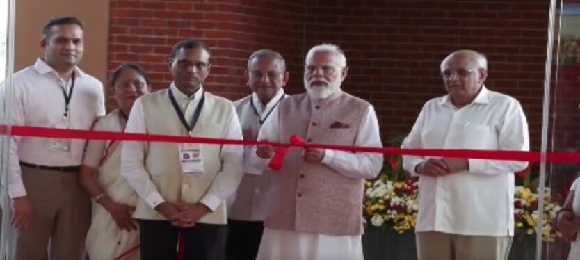 PM-Modi-inaugurated- Sardar-Dham-Bhawan-3