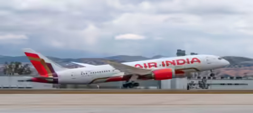 बेंगलुरु-दिल्ली Air India की फ्लाइट में लगी आग, दिल्ली में हुई इमरजेंसी लैंडिंग