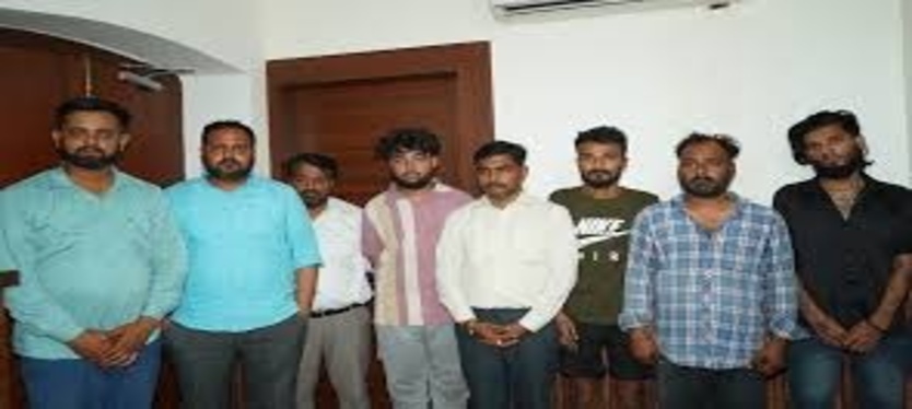 Kanpur : कर्नाटक के एक ट्रस्ट के खाते से 30 करोड़ मिला ट्रांजेक्शन