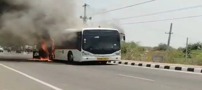 passenger-bus-belongs-to-air-india-catches-fire