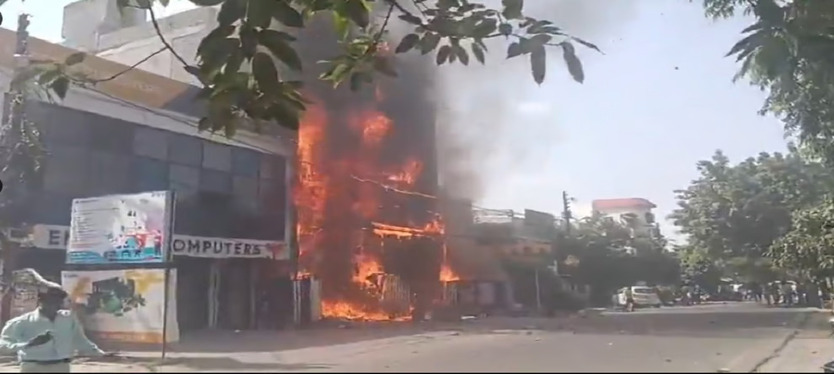 Lucknow-Building-Fire