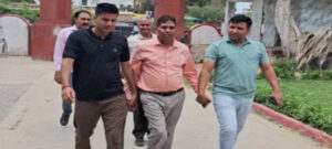 मेरठ मंडी निरीक्षक नाहर सिंह बुलंदशहर में 1 लाख की रिश्वत लेते गिरफ्तार