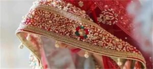 अफसरों के सामने हुए हाथ पीले, 4 दिन बाद लालची दूल्हा दुल्हन को घर छोड़ गया