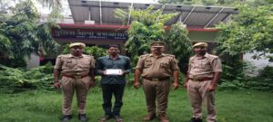इंस्पेक्टर बताकर रुपये ऐंठने वाला साइबर ठग गिरफ्तार
