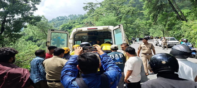 Nainital-road-accident