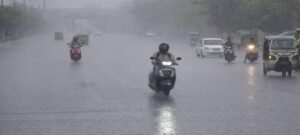 मानसून ने पकड़ी तेज रफ्तार, 28 जिलों में आज भारी बारिश की चेतावनी