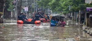असम : बाढ़ का कहर जारी, 2 और लोगों की मौत, मृतकों की संख्या 100 हुई