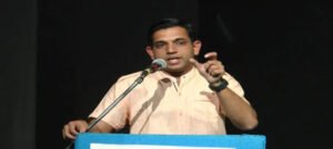‘महात्मा गांधी को गोली लगने के तुरंत बाद अस्पताल नहीं ले जाया गया था’, सावरकर के पोते का दावा