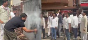 CEC के घर पर पोती कालिख, 27 काग्रेसियो पर लगाई गईं ये धाराएं