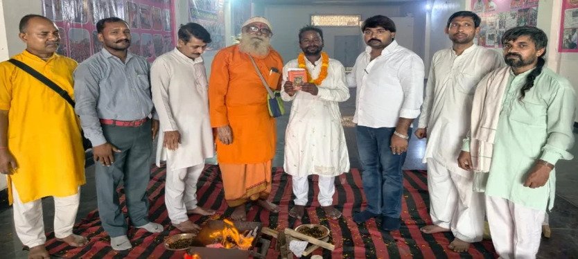 alauddin-bana-akhilesh-