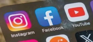 फेसबुक से पोस्ट हटाने के लिए धमकाया, कांग्रेस नेता समेत 2 पर केस