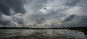चक्रवात के साथ मानसून भी आज से पूरी तरह से हो जाएगा विदा