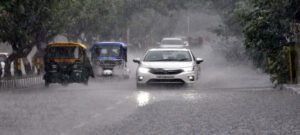UP : मानसून की विदाई के बीच आज कई जिलों में वर्षा की संभावना
