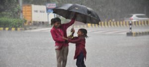 आज से UP से विदा हो जाएगा मानसून, धूप बढ़ने से बढ़ सकती है उमस और गर्मी